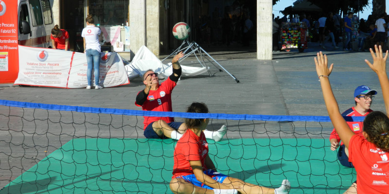 Sitting Volley - Esibizione Piazza Salotto (5)