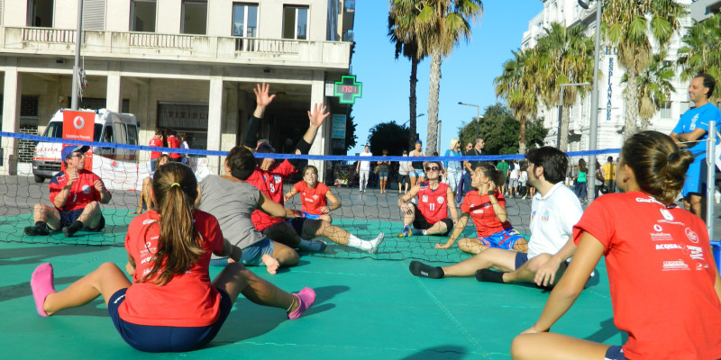 Sitting Volley - Esibizione Piazza Salotto (8)